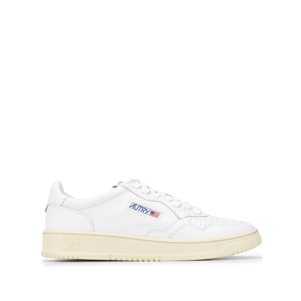 Medalist low-top sneakers
