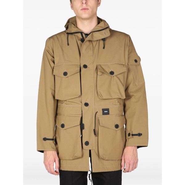 multi-pocket lightweight jacket