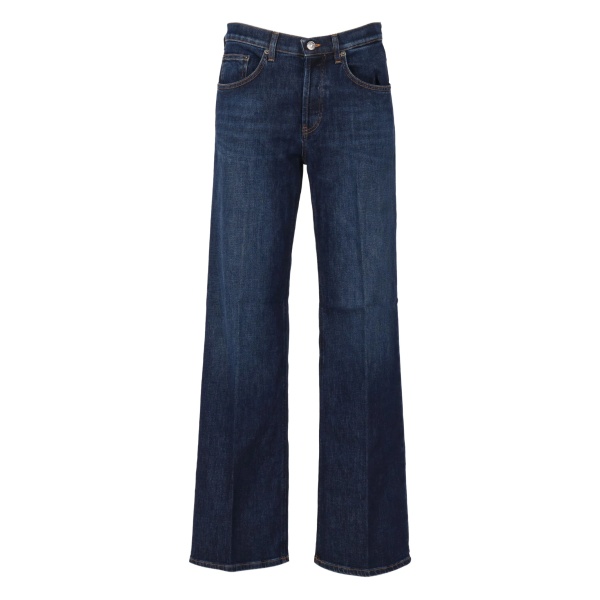 wide-leg jeans