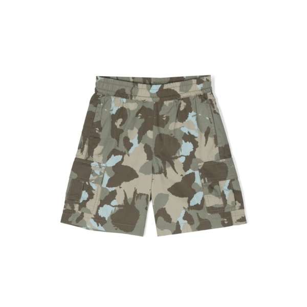 camouflage-print multi-pocket shorts