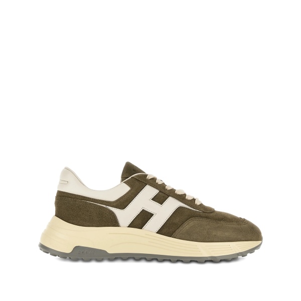 Hyperlight logo-patch sneakers
