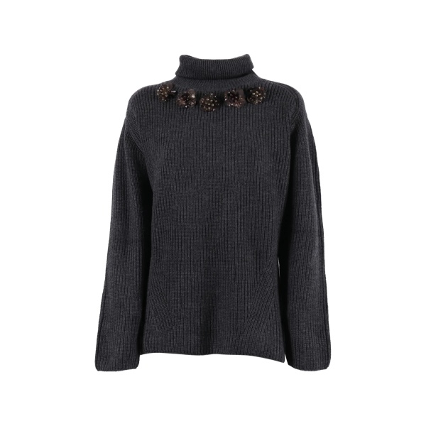 roll-neck seater