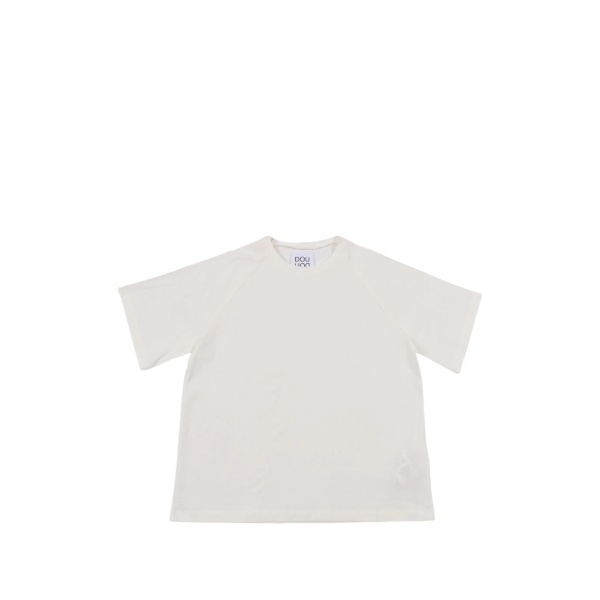 short-sleeved T-shirt