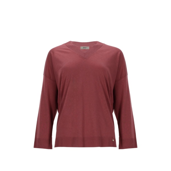 V-neck T-shirt