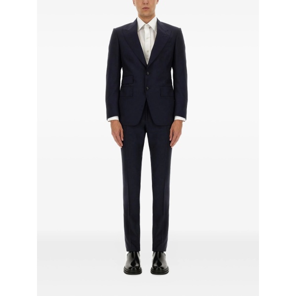 wool buttoned suit