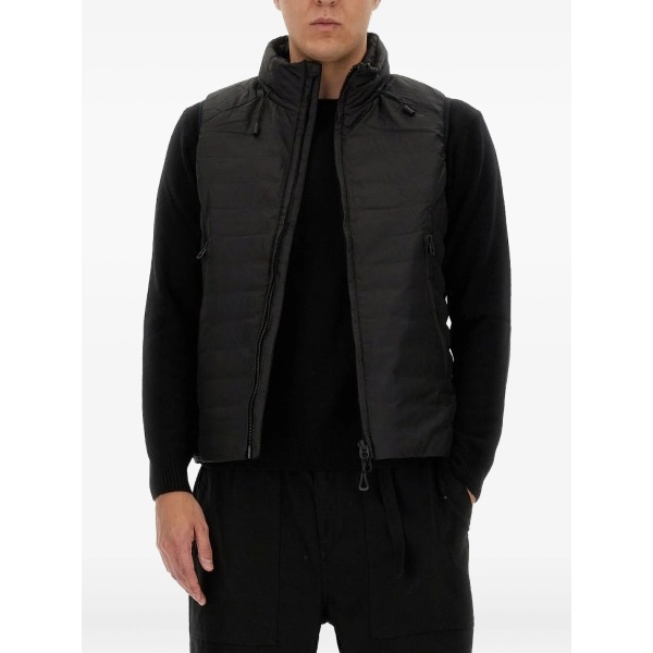 zip-up sleeveless gilet