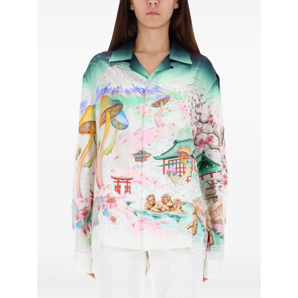 graphic-print shirt