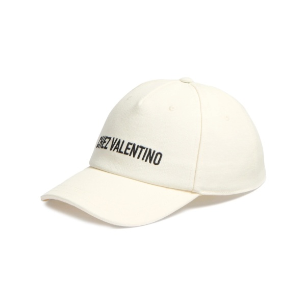 logo-embroidered cap
