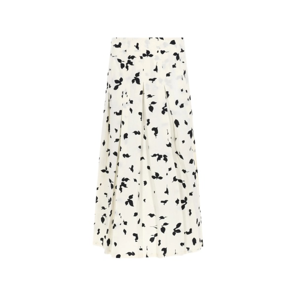 pleated skirt