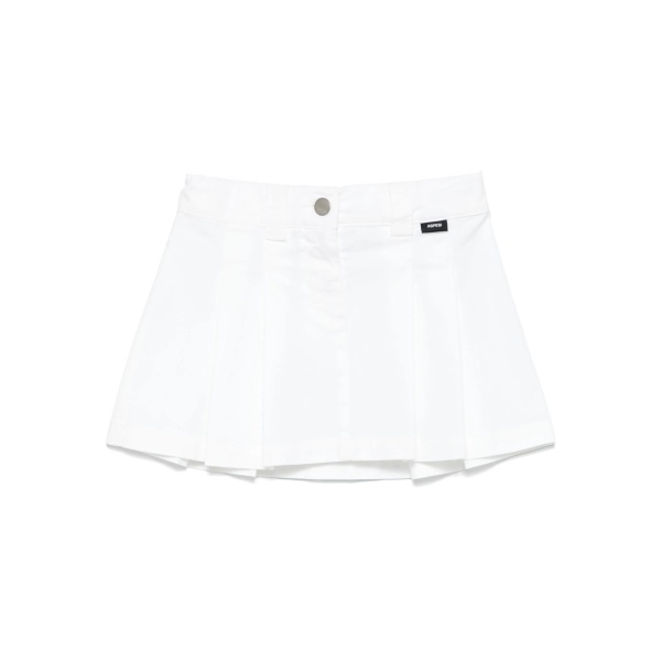 pleated skirt