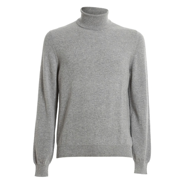 turtleneck sweater