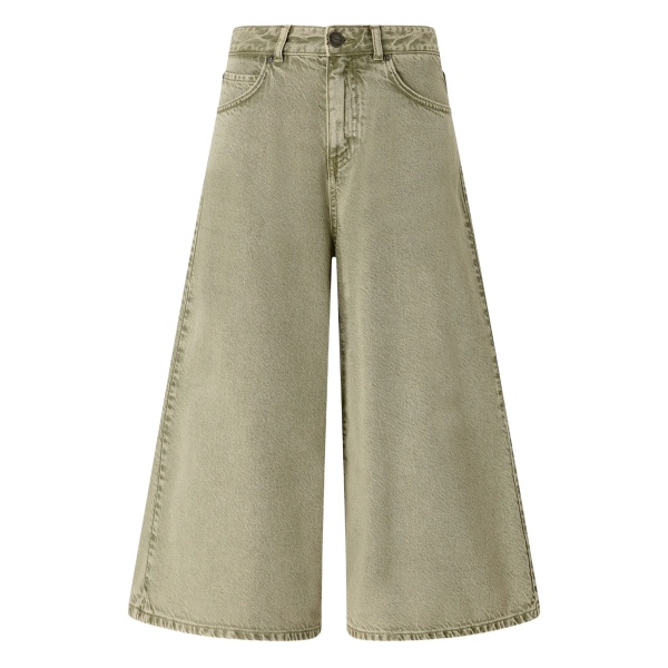 wide-leg jeans