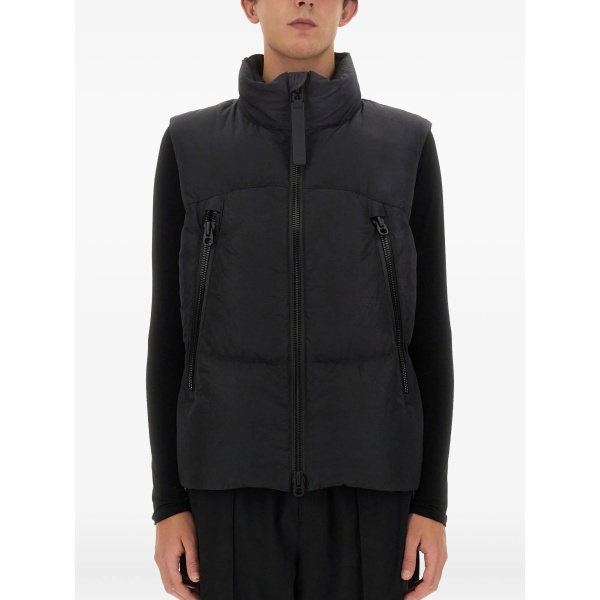 zip-fastening padded gilet