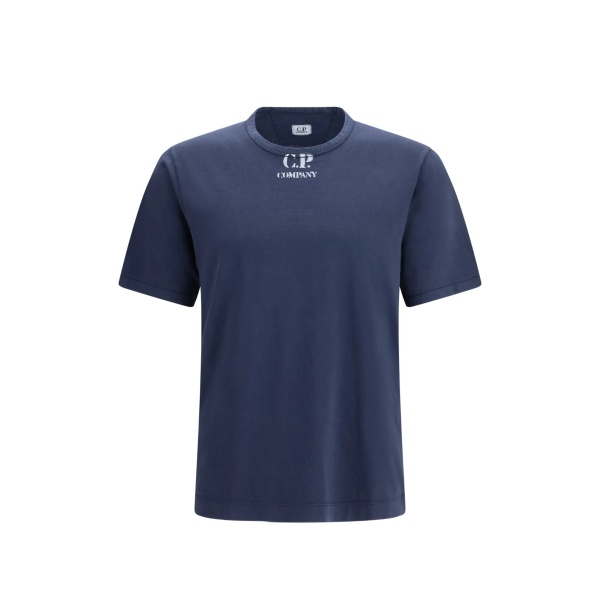 short-sleeved T-shirt