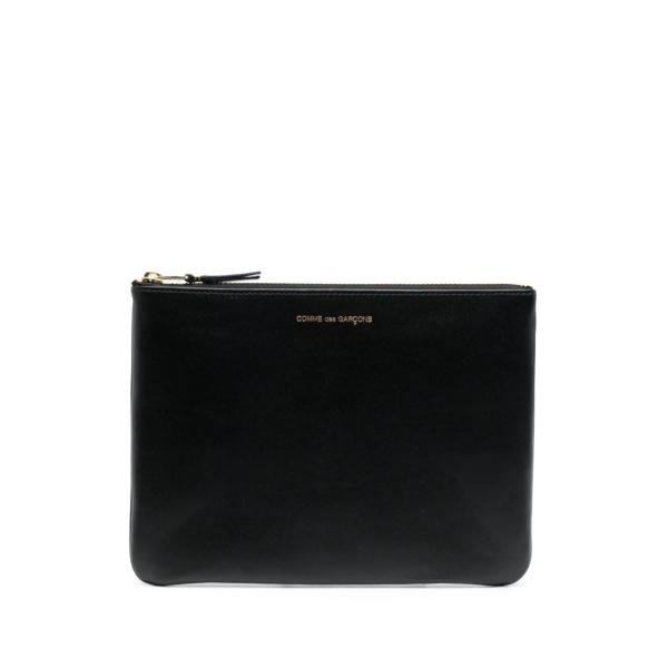 zipped pouch