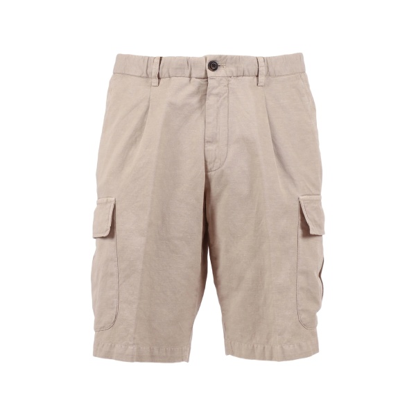 cargo-pockets shorts