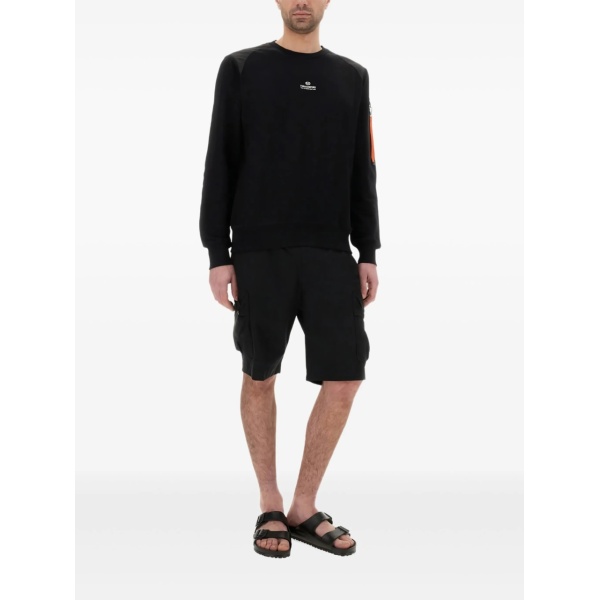 elasticated-waist cargo shorts