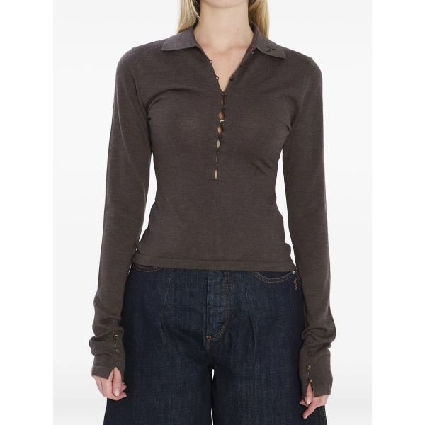 polo-collar buttoned top