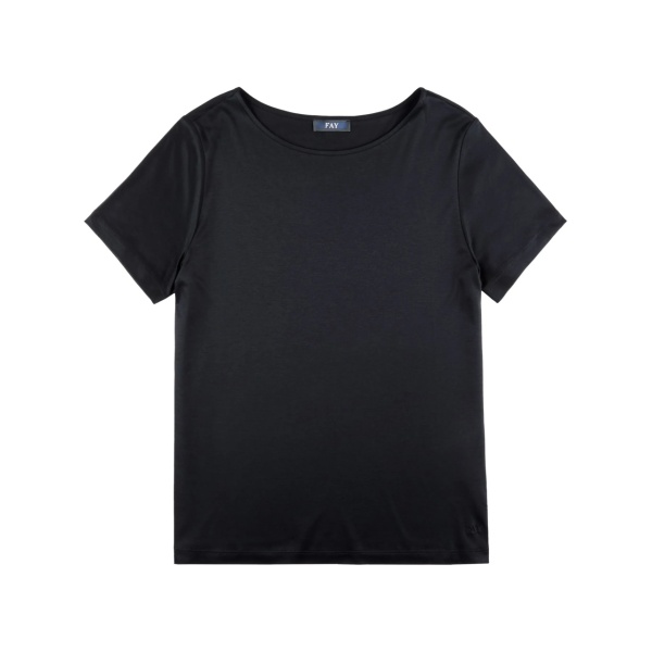 short-sleeved T-shirt