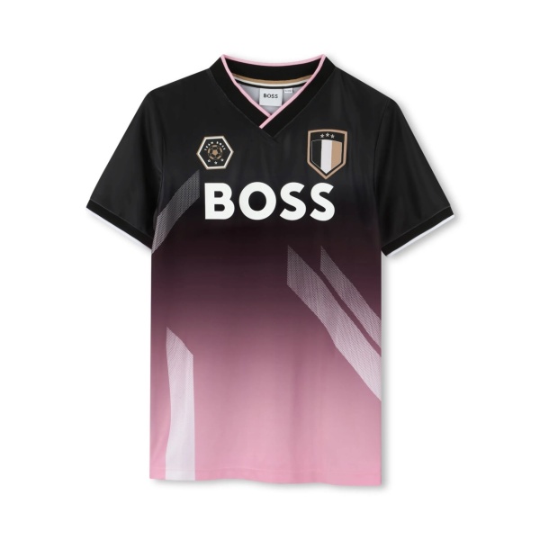 short-sleeved T-shirt
