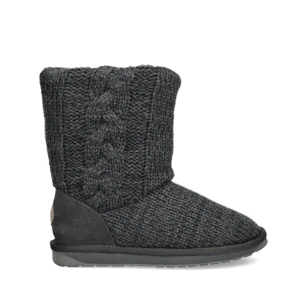 cable-knit lined boots