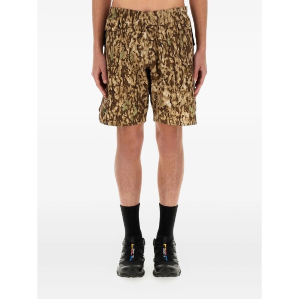 camouflage-print shorts