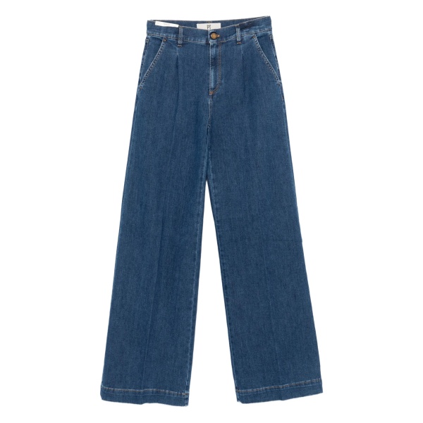 pleated trousers
