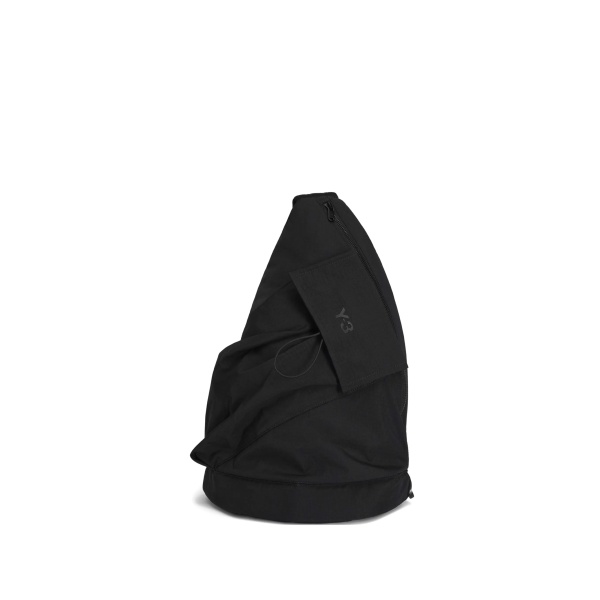 zip-fastening shoulder bag