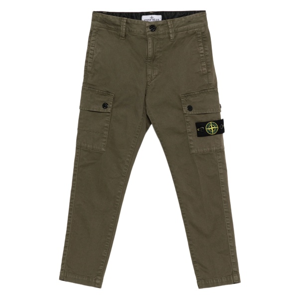 cargo-pockets trousers