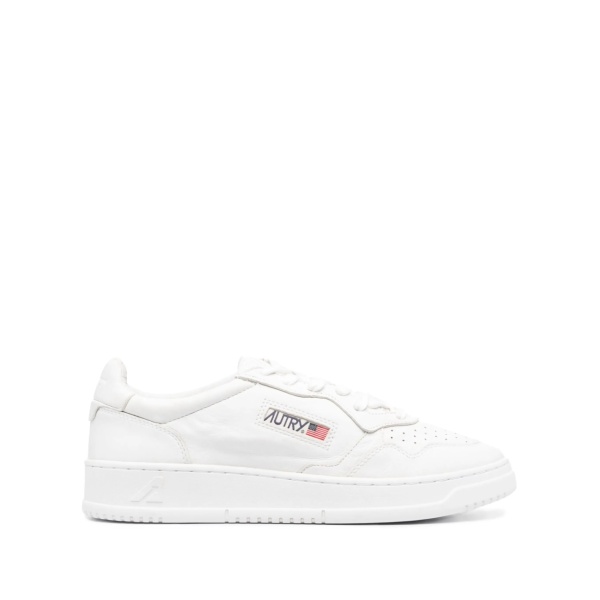 Medalist low-top sneakers