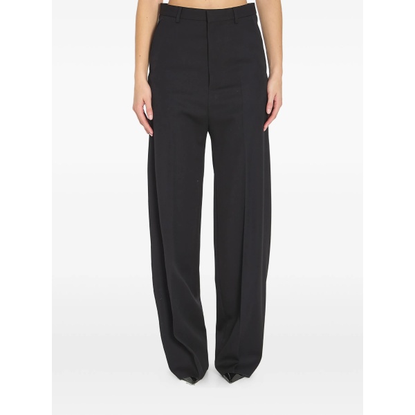 pleated trousers
