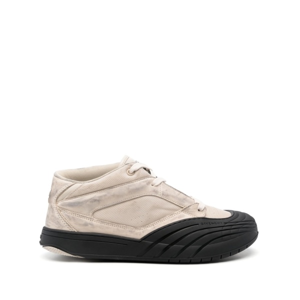 Skate sneakers