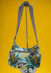 Geanta de umar femei R523, material rezistent, curea reglabila, buzunare laterale cu fermoar, 27x20x10cm - Img 2