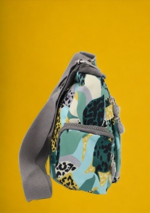 Geanta de umar femei R523, material rezistent, curea reglabila, buzunare laterale cu fermoar, 27x20x10cm - Img 3
