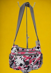 Geanta de umar femei R524, material rezistent, curea reglabila, buzunare laterale cu fermoar, 27x20x10cm