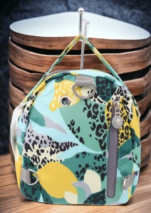 Mini rucsac multifunctional R603, material impermeabil, curea reglabila si detasabila, 20x19x11cm - Img 3
