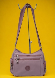 Geanta de umar femei R52, material rezistent, curea reglabila, buzunare laterale cu fermoar, 27x20x10cm, Lila