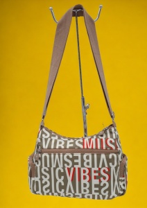 Geanta de umar femei R525, material rezistent, curea reglabila, buzunare laterale cu fermoar, 27x20x10cm - Img 2