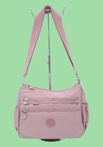Geanta de umar femei R53, material rezistent, curea reglabila, buzunare laterale fara fermoar, 28x20x14cm, Lila