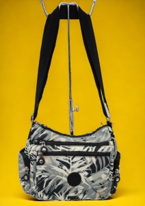 Geanta de umar femei R521, material rezistent, curea reglabila, buzunare laterale cu fermoar, 27x20x10cm