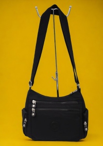 Geanta de umar femei R52, material rezistent, curea reglabila, buzunare laterale cu fermoar, 27x20x10cm, Negru