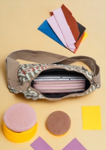 Geanta de umar femei R525, material rezistent, curea reglabila, buzunare laterale cu fermoar, 27x20x10cm - Img 6