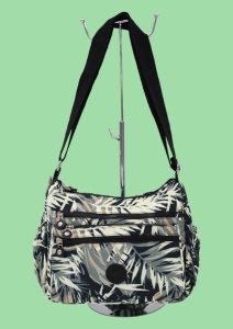 Geanta de umar femei R531, material rezistent, curea reglabila, buzunare laterale fara fermoar, 28x20x14cm
