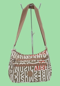 Geanta de umar femei R535, material rezistent, curea reglabila, buzunare laterale fara fermoar, 28x20x14cm