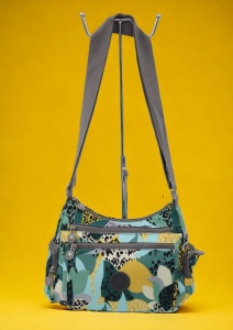 Geanta de umar femei R523, material rezistent, curea reglabila, buzunare laterale cu fermoar, 27x20x10cm