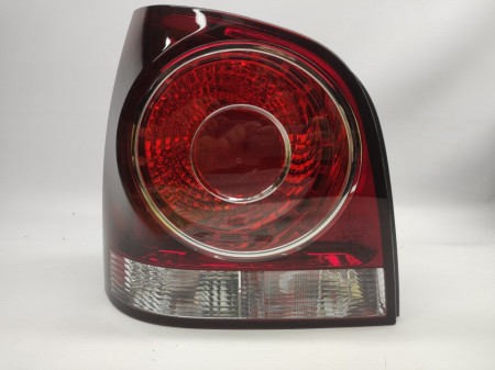 Farolim Esquerdo Vw Polo 9N2 05-09 Mascara Vermelha
