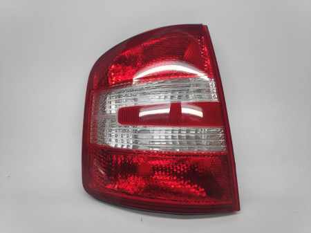 Farolim Esquerdo Skoda Fabia Combi 04-07 / 4P 04-07