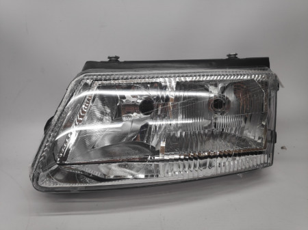 Farol Esquerdo C/ Nevoeiro Vw Passat B5 96-00