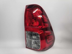 Farolim Direito Toyota Hilux 15-