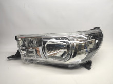Farol Esquerdo Toyota Hilux 15-